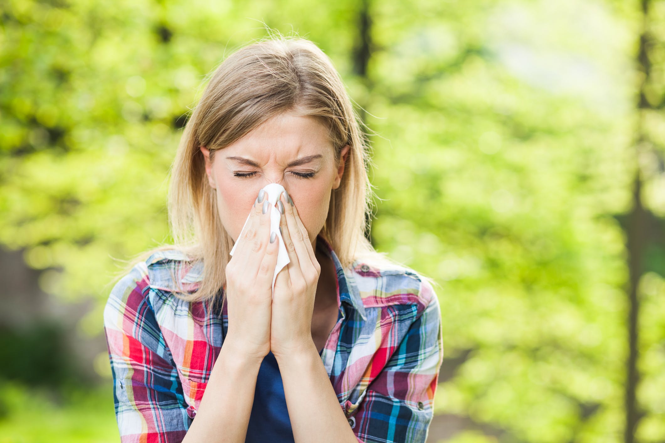 How to Combat Allergies Naturally How to Combat Allergies Naturally