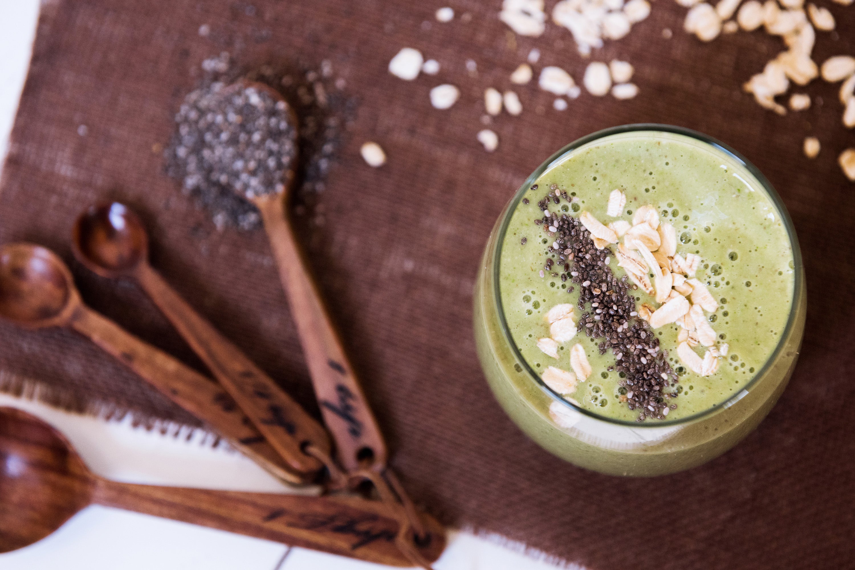 Creamy Banana, Oatmeal, and Chia Breakfast Smoothie Creamy Banana, Oatmeal, and Chia Breakfast Smoothie