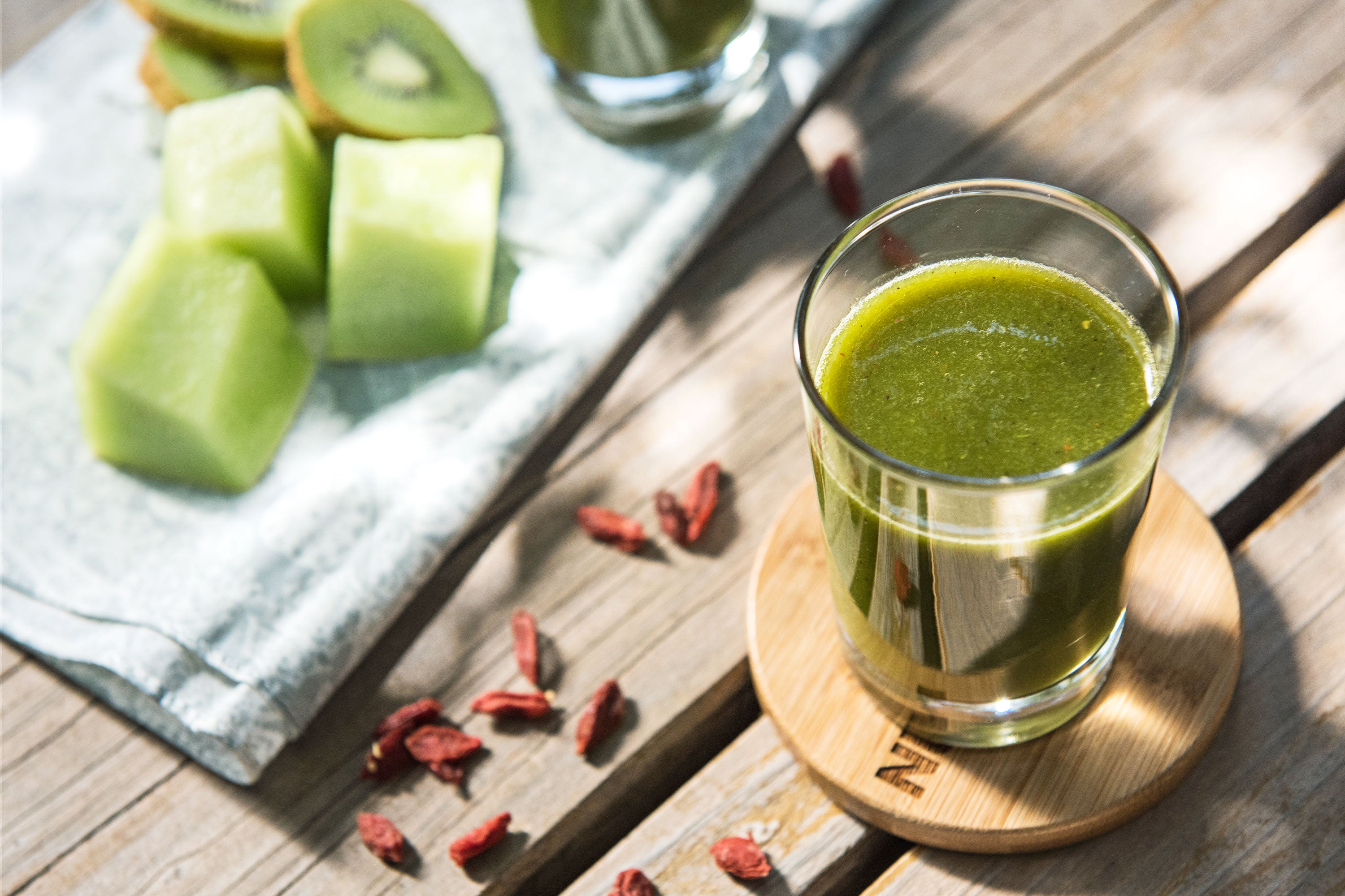 Green Honeydew Kiwi Smoothie Green Honeydew Kiwi Smoothie