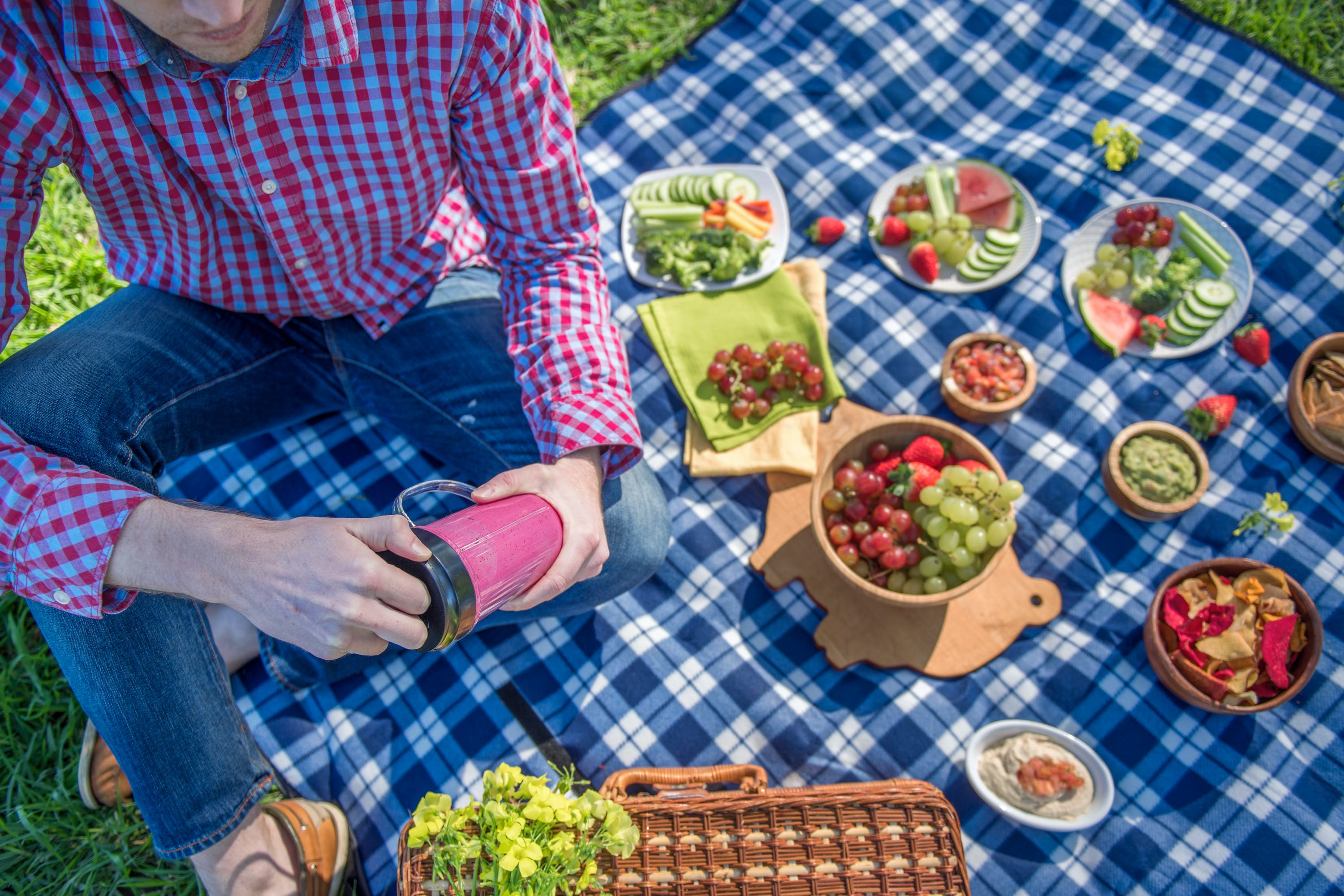 Healthy Picnic Ideas for Summertime
